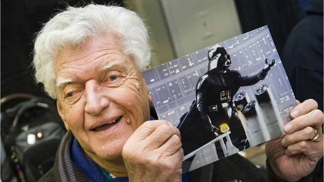 David Prowse zemřel. Jako ikonický Darth Vader je ale věčný