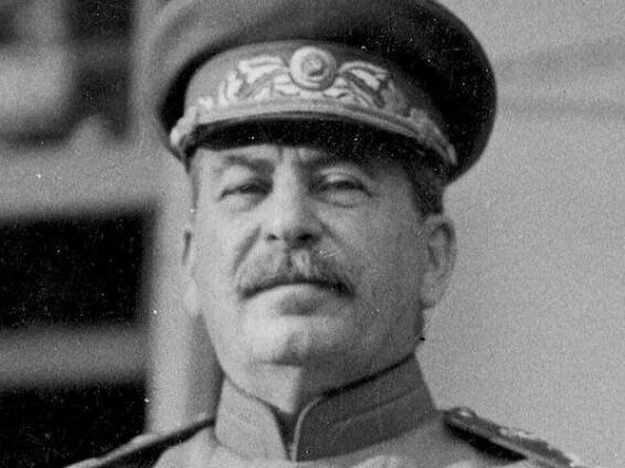 Josif Stalin | Životopis a vláda diktátora