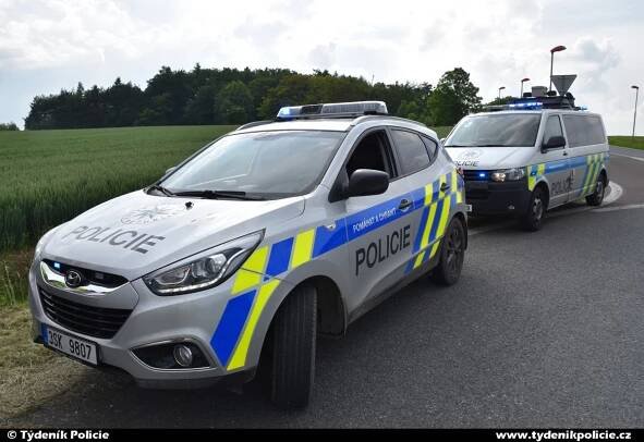 Motorkář nechal po nehodě zraněnou spolujezdkyni v příkopu a ujel | Týdeník Policie