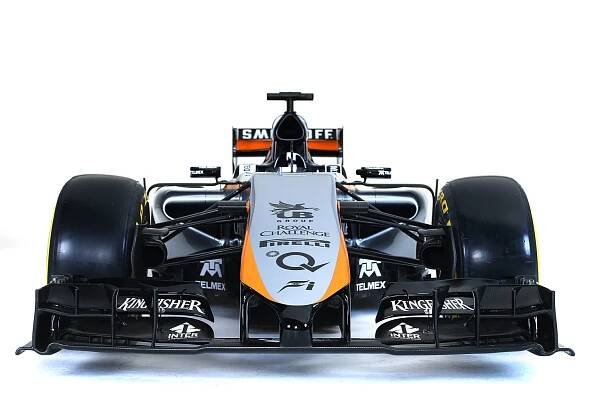 Kolik stojí vůz formule 1? Jako garáž plná Rolls-Royců