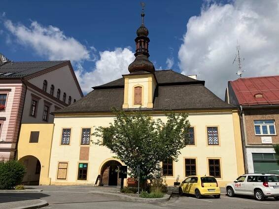 Stará radnice čp. 114 - Nové Město na Moravě - Architektonické památky - Městská architektura - Česká republika - Kraj Vysočina
