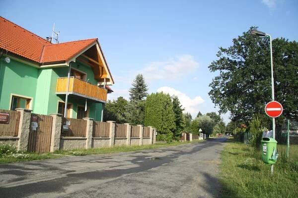 Rejstřík:Seznam ulic v Újezdě nad Lesy – Wikipedie