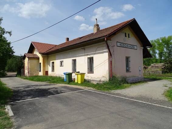 Soubor:Kosova Hora, nádražní budova (01).jpg – Wikipedie