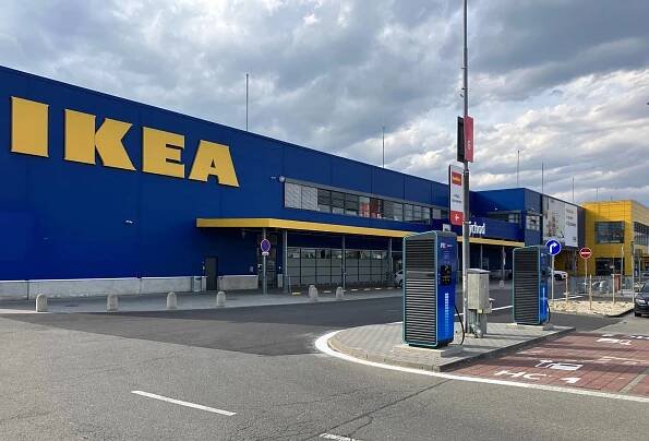 Rekonstrukce v digitální éře: obchodní dům IKEA se proměnil za plného provozu