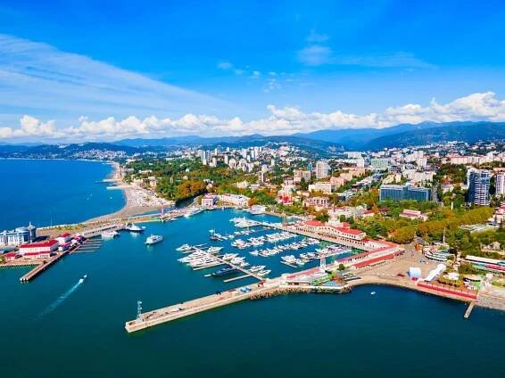 Tourist warning as more than a dozen go blind and drop dead at popular resort