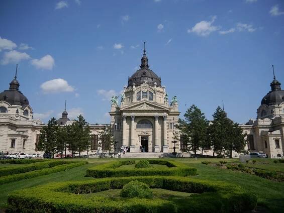 Soubor:Budapest Széchenyi-Bad 2.JPG