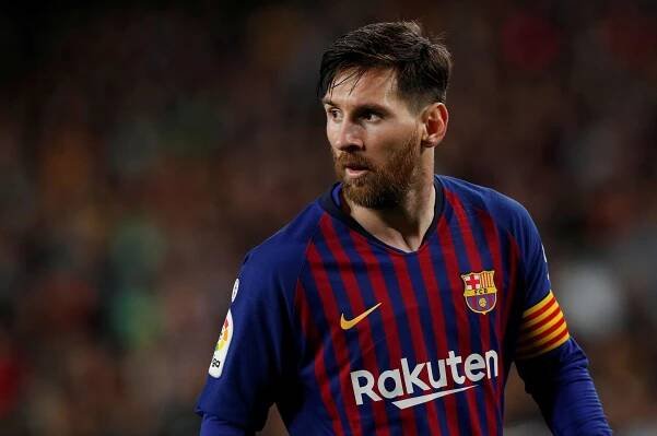 Barcelona doma schytala čtyři góly od Betisu, k bodům nestačily ani dva góly Messiho