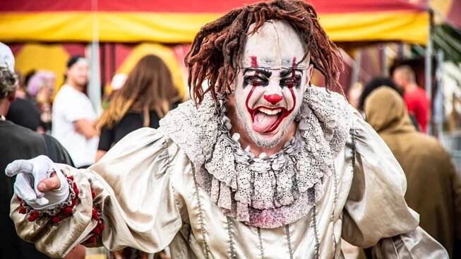 Do Děčína dorazil hororový cirkus, diváky bude děsit i šílený klaun Špína