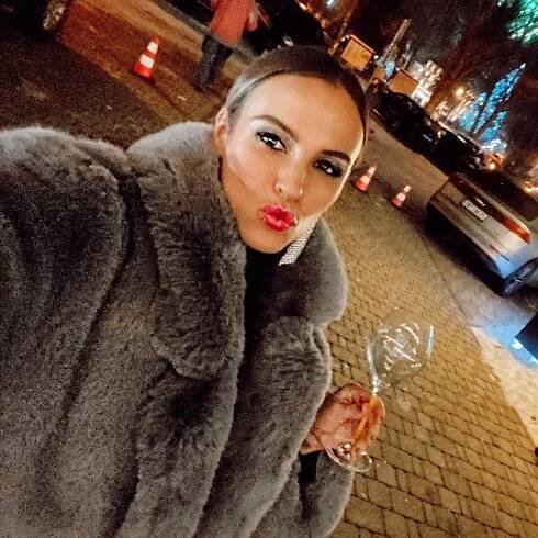 Modelka a blogerka Bára Kotalíková přeje šťastný nový rok.