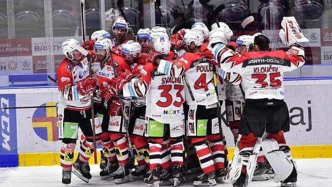 Hokejisté Liberce, Třince a Hradce vyhráli venku. Doma brala body Sparta, Boleslav i Pardubice