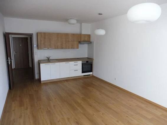 Pronájem bytu 2+kk 55 m², Pod Svahem, Hradec Králové, Královéhradecký kraj