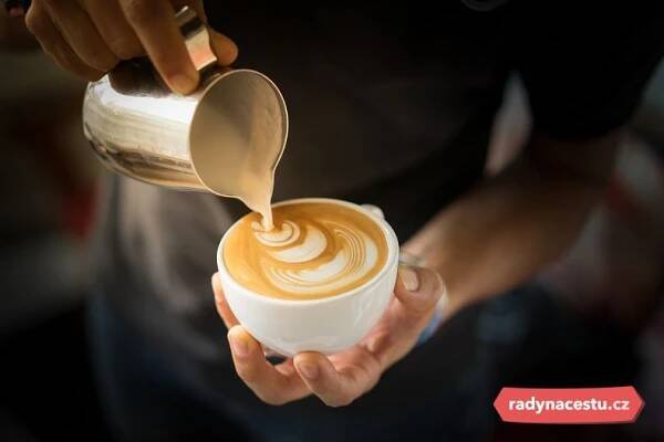 Cappuccino s mléčnou pěnou 