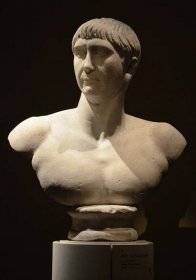 Císař Traianus vyvázl z katastrofy jen z lehkými zraněními.