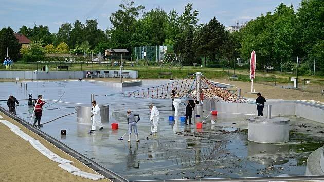 Letní koupaliště v Karviné jede další sezonu. Vstupné je letos dražší