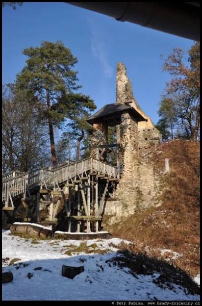 Zlenice–Hláska – fotografie / hrady-zriceniny.cz