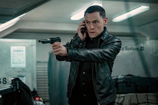Burn Gorman - V letu - Z filmu
