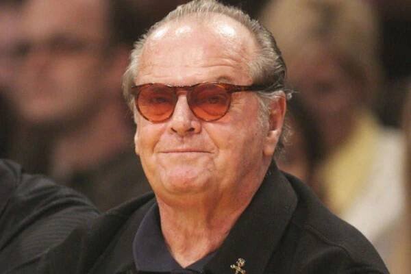 Rozčepýřený a ospalý: 85letý Jack Nicholson se poprvé po 18 měsících objevil na veřejnosti - Zivot