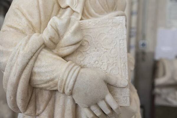 “Saint with a book” in the heart of Milan, just a stone's throw away from the Duomo thanks to CITI