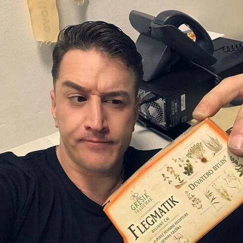 Flirt s kráskou se Krausovi nevyplatil! Hrozil mu pěstní souboj s jejím partnerem