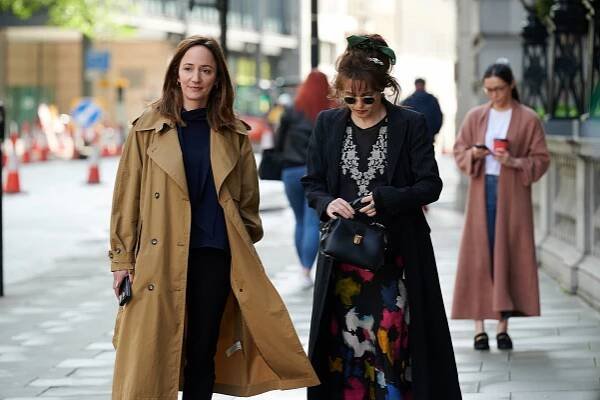 Ten Percent - Episode 2 - Z filmu - Lydia Leonard, Helena Bonham Carter