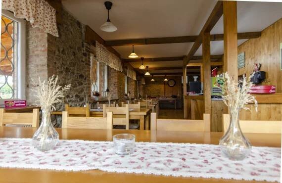 Restaurace pod lanovkou | Vítejte na Komárce!