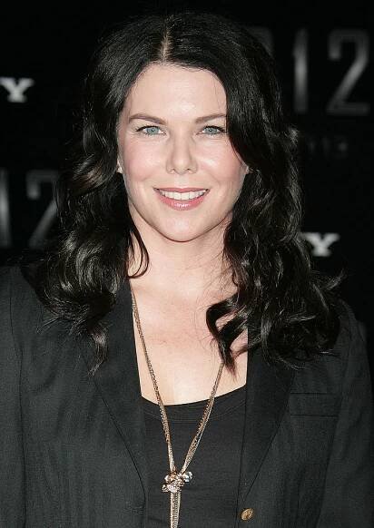 Lauren Graham posing