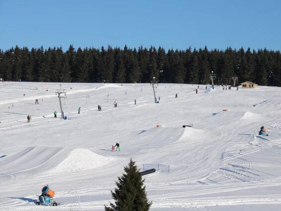 Ski areál Hranice - Boží Dar - informace a mapa
