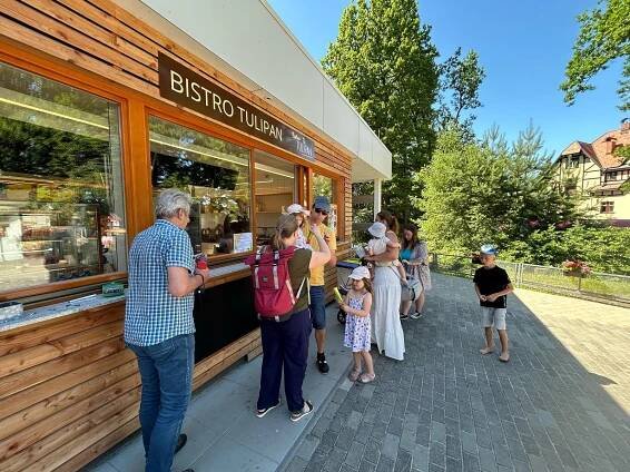 Bistro v dětském koutku láká na chuťovky, domácí limonády i saláty z hydroponie