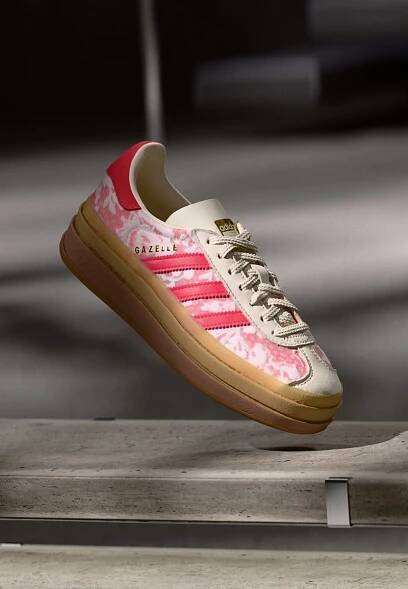 adidas Originals GAZELLE BOLD - Tenisky - footwear white/cream white/better scarlet/špinavě bílá - Zalando.cz