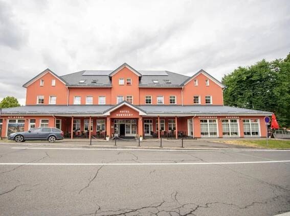 Letní pobyt s polopenzí na 2 noci-Hotel Hukvaldy