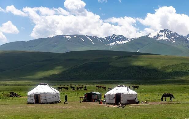 Soubor:Ala-Bel pass, Kyrgyzstan (29561433347).jpg – Wikipedie