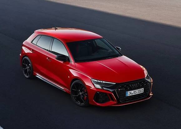 Audi RS 3 sedan a hatchback