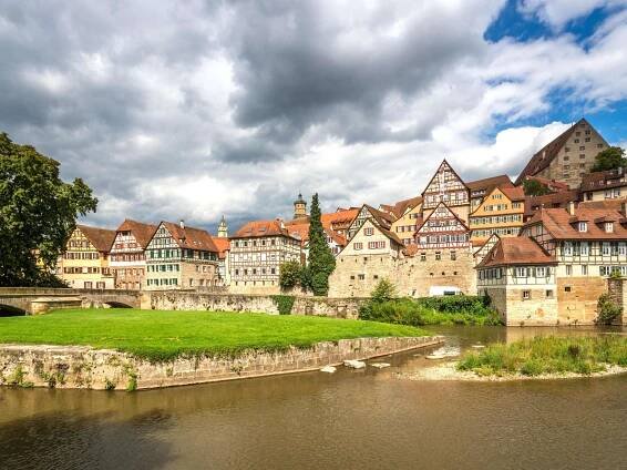 Die Schaeff Group aus Schwäbisch Hall in Baden-Württemberg gilt als eines der ältesten Familienunternehmen Deutschlands. (Symbolfoto)