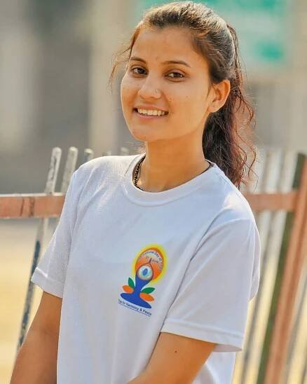 Poonam Bisht 5