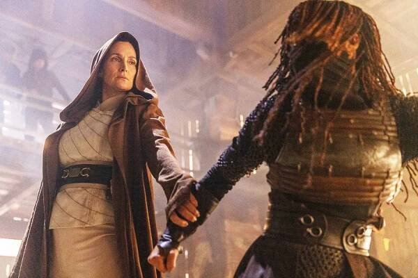 Jedi MasterÂ IndaraÂ (Carrie-Anne Moss) and MaeÂ (Amandla Stenberg) in Lucasfilm's THE ACOLYTE, exclusively on Disney+