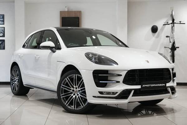 PORSCHE MACAN R4 2.0 - Motor Wagon