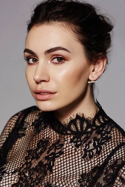 Model Sophie Simmons Reveals the Unconventional Beauty Secret So Good She No Longer Uses Moisturizer or Foundation • Sophie Simmons