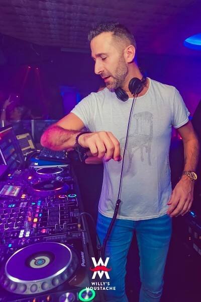 Birthday party ft. Robert Abigail | Foto’s | Willy's Moustache