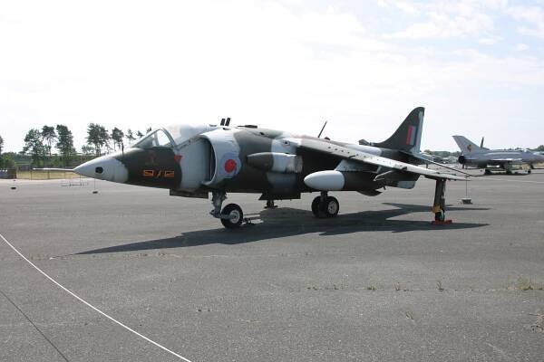 Hawker Siddeley Harrier GR.1 : Hawker / Hawker Siddeley