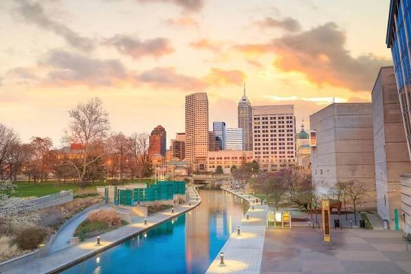 panorama centra indianapolis - indianapolis - stock snímky, obrázky a fotky