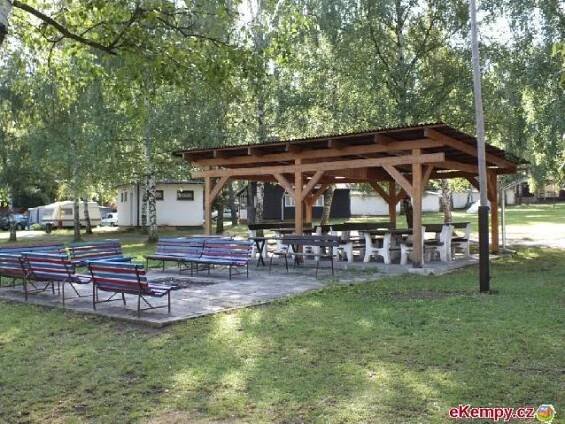 Nejlepší kempy Džbánsko a Podřípsko | eKempy.cz > autokempy, apartmány, bungalovy, mobilní domy, chatky, ubytování v ČR