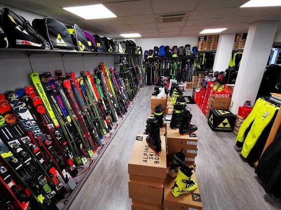 Prodejna MS Sport se přestěhovala. Lyžařské a skateboardové vybavení nabízí na Husově třídě