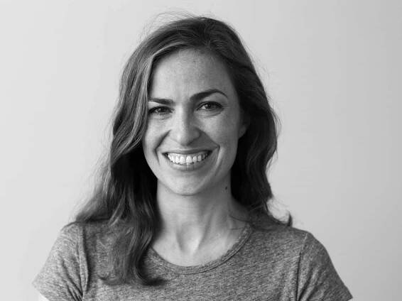 Lisa Brennan Jobs Greyscale Photo Wallpaper