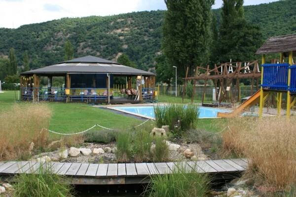 LÁVKAPARK camp & hotel Skochovice - Vrané nad Vltavou, Praha-západ | eKempy.cz