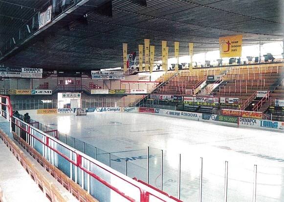 HC Vsetín online - oficiální­ internetové stránky VHK Vsetí­n | OBRAZEM: Zimní stadion Na Lapači v proměnách času (1964