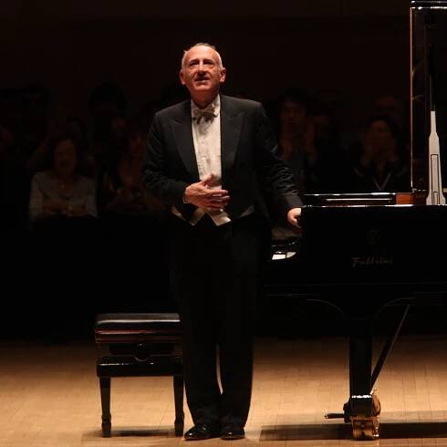 Maurizio Pollini, Celebrated Pianist Who Defined Modernism, Dies at 82
