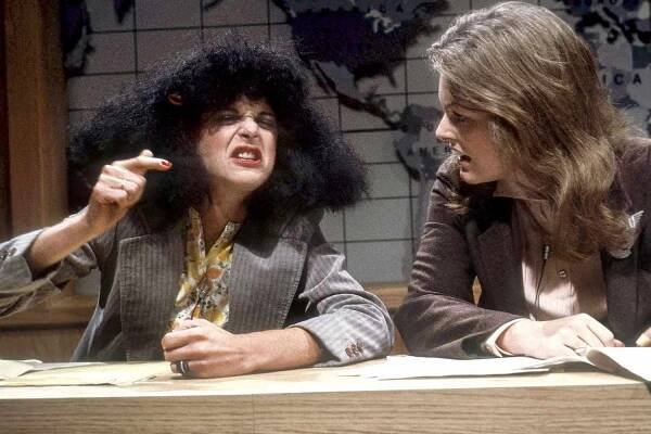 Gilda Radner and Jane Curtin on 'Saturday Night Live'