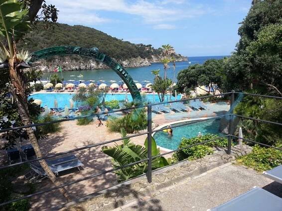 pool-sea-negombo-ischia