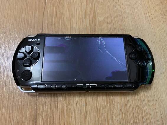 Playstation Portable - PSP 3004 Slim