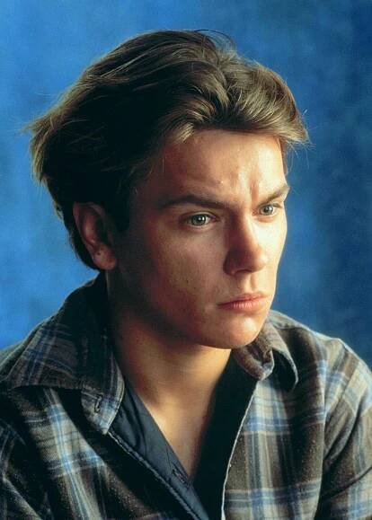 Těžké dětství slavných: River Phoenix přišel o panictví ve 4 letech! Vyrůstal v náboženské sektě, zemřel po...